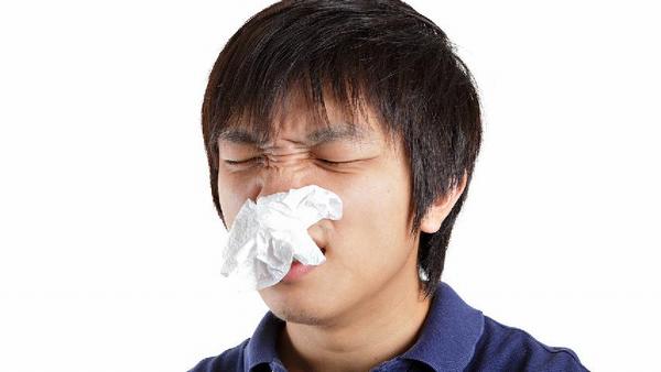 鼻咽癌睡醒眼肿原因是什么