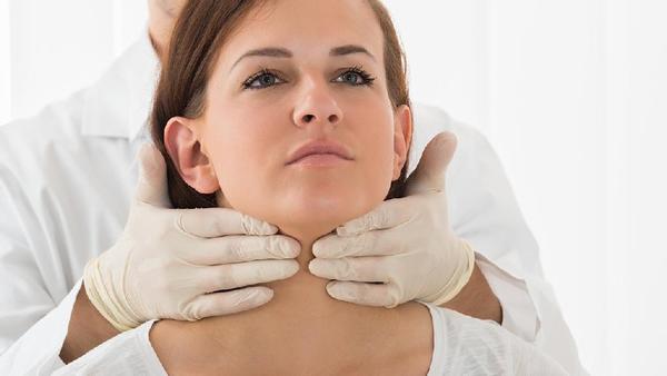 甲状腺癌术前做什么喉镜