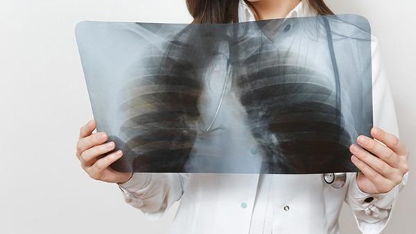 肺癌为什么会背痛出汗